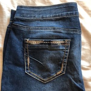 Maurices Capris Jeans